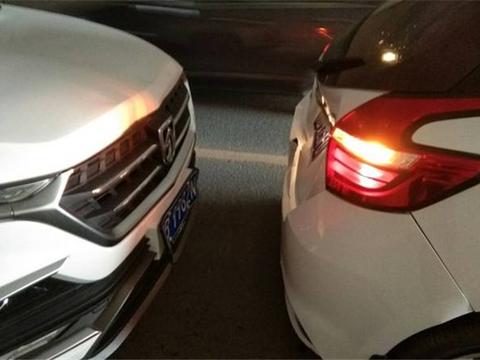 江西一辆日系车遭宝骏530追尾，车主下车一看，顿时挂不住脸！