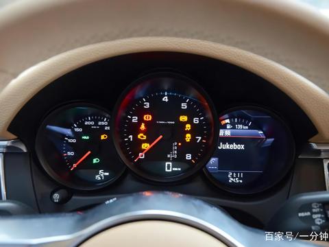 50多万起步却能让百万豪车让路 这配全时四驱的SUV BBA见了都怕