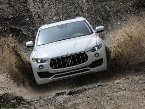 Levante发动机盖打开的那一刻，瞬间明白它好在哪里