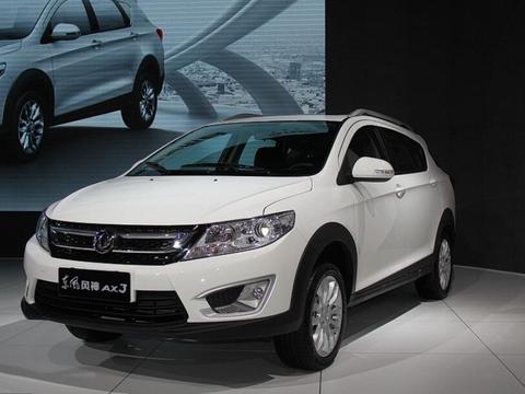 这款性价比极高的小型SUV，空间宽敞，百公里油耗仅6.6L