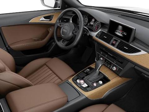 奥迪A4(进口)A4并不像A6那样带有浓郁的商务色彩