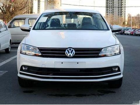 大众终于醒悟！这车降4万仅9万，前后独悬比轩逸稳重，告别断轴