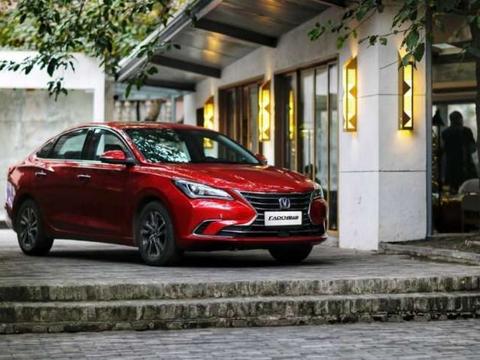 比较适合小年轻的第一台车, 第二代逸动和帝豪GL哪个更值得入手?