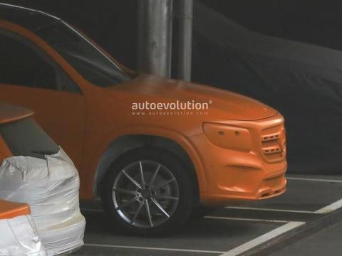 奔驰这次火了！新车档次感碾压Q3，9AT配四驱，仅26万还买啥途观