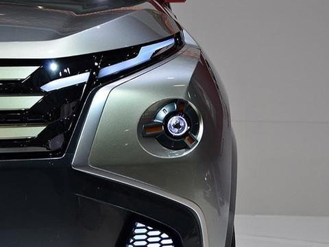 三菱终于爆发！新车造型走美式风格，配3.0L+8AT，比普拉多厚道