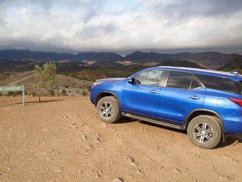 丰田这款SUV不到30万，三大件与普拉多相同，还买什么汉兰达