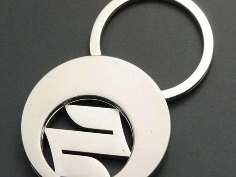 铃木太调皮，两款车让奔驰和丰田没话说！