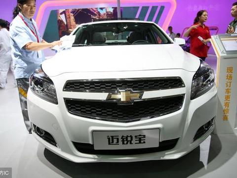 身边朋友都买的迈锐宝XL，淡蓝色的那种，简直帅呆了！