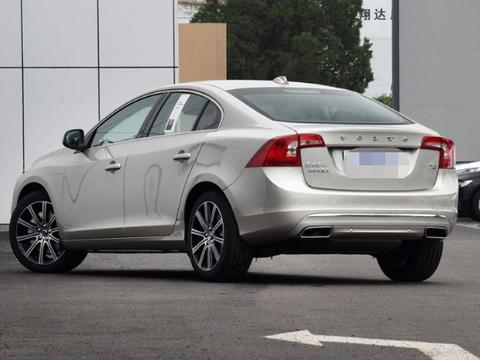 最新最全的“50-70万中型三厢车“资讯都在这里，不容错过