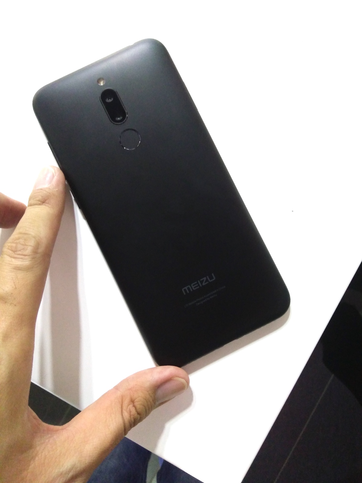 魅蓝6T现场体验图拍:百元机颜值逆袭,双摄长续