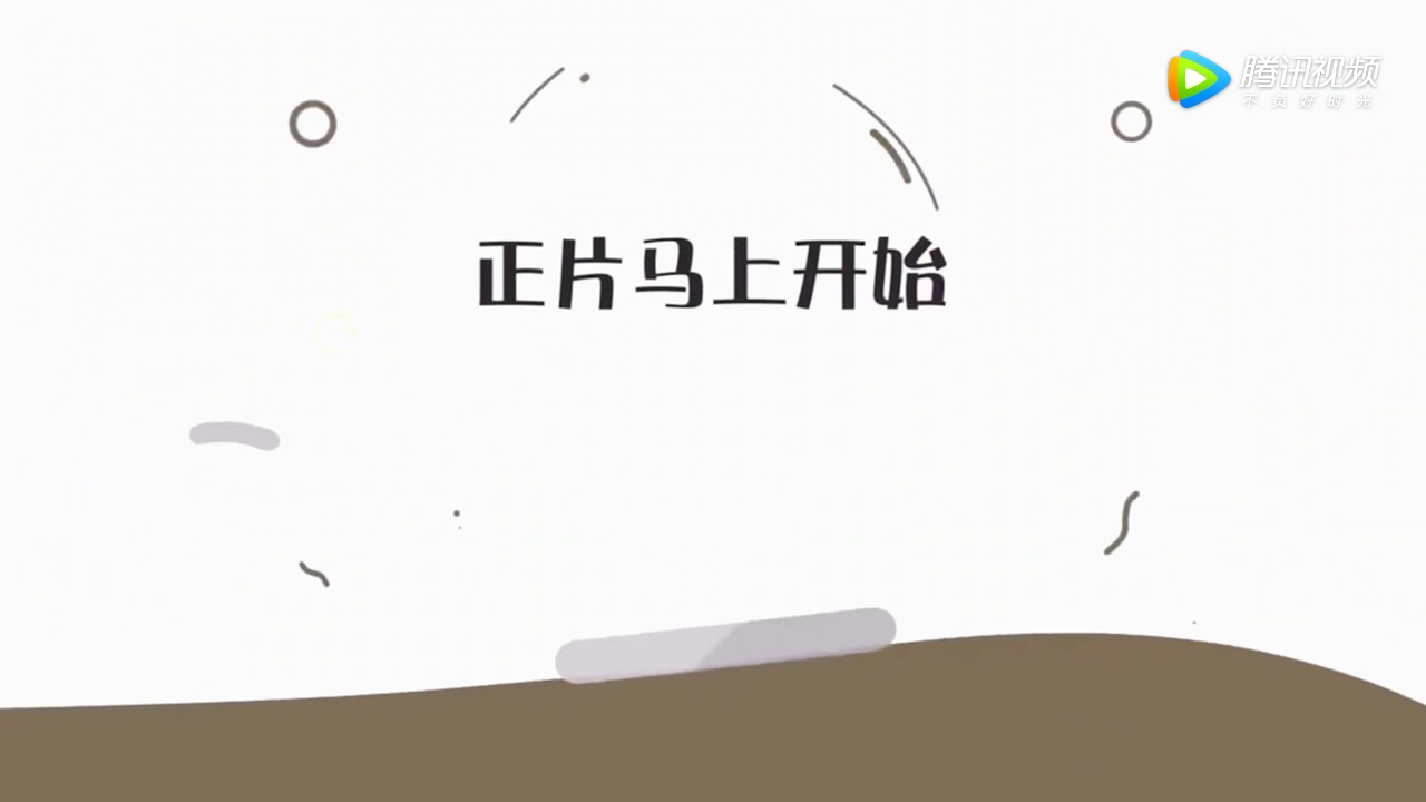 嚣张电动车司机任性变道，没想到被女司机撞倒在地！