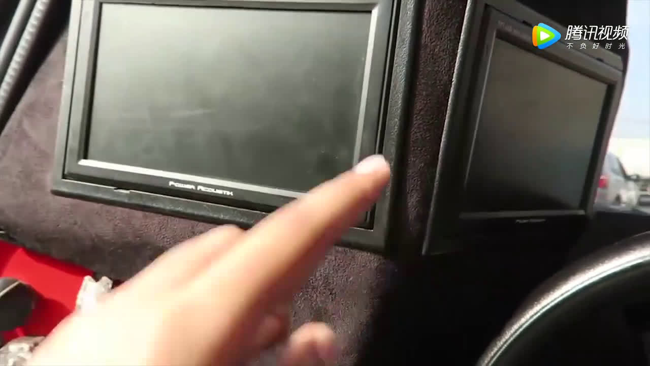 土豪按下钥匙的瞬间，感受下什么才叫超级跑车！  ​