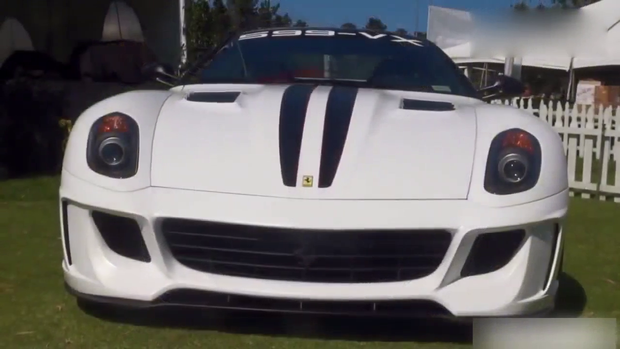 法拉利599VX超级跑车，白色车身简约大方