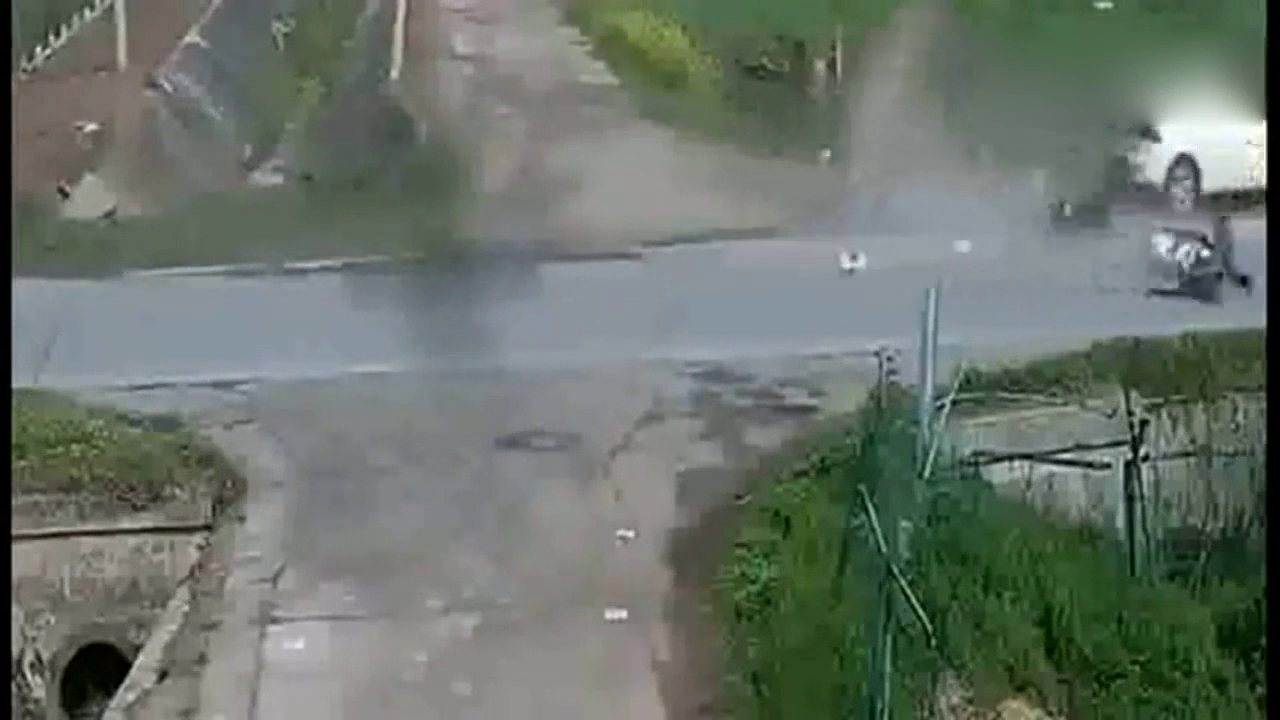 没有最惨，只有更惨，电动车瞬间去了西天