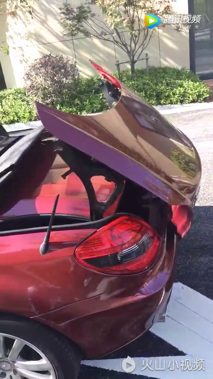 自行车我也不要了，啥时候能买起一辆敞篷车啊！酷毙了