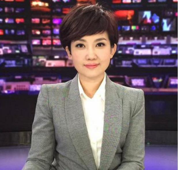 央视第一美女主持人，代表了中国女人的形象，40岁至今未嫁！