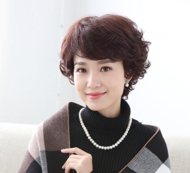 四五十岁的女人别乱剪发2018年超流行的发型年轻十岁不止