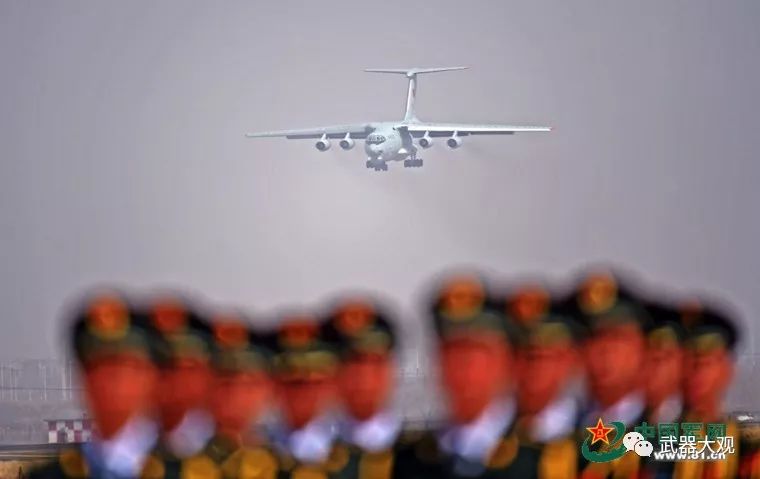 我部飞机两架,奉命为你全程护航!