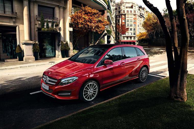 15万就能买宝马？这几款入门级豪车降价降疯了！