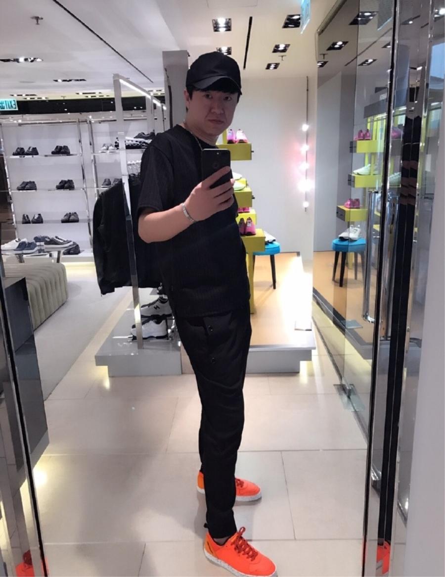 不满被称财团,神豪九辰欲脱舞帝大佛直播间VP