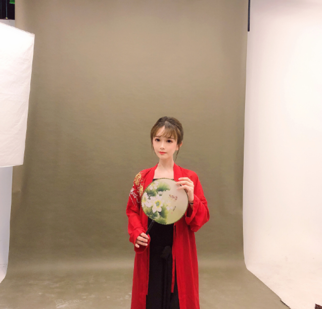 女装大佬轩墨宝宝宣布脱单了,网友:到底是男生