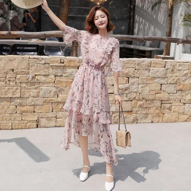 印花连衣裙配什么鞋子才chic,这几款穿搭可以参