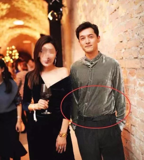 唐嫣婚礼胡歌被群嘲,网友:终于知道胡歌为什么