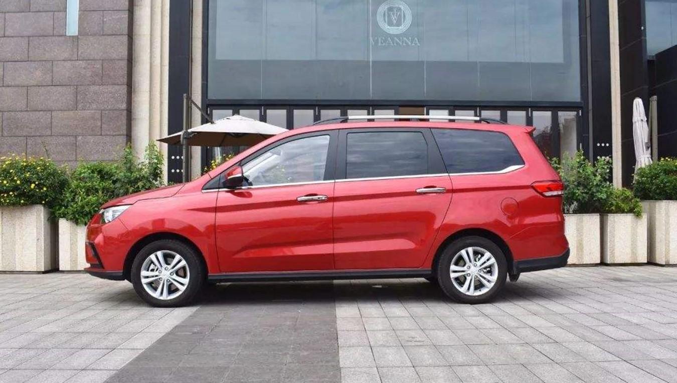 又一款8万级精品MPV,全景天窗、全系ESC,仅8万叫板宝骏730
