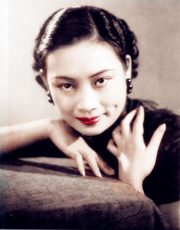 民国影后胡蝶惊为天人?张张颠覆你的视觉，不愧为民国第一美女