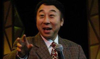 60岁冯巩与妻子艾慧的34年，儿子都33岁了，颜值不随冯巩