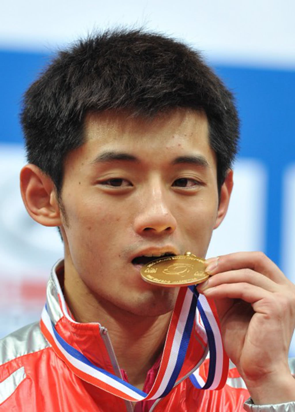 张继科,是中国男子乒乓球队运动员.