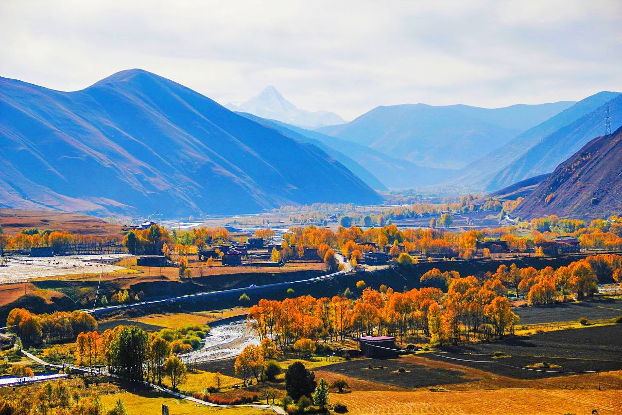 贡嘎乡人口_贡嘎雪山(3)