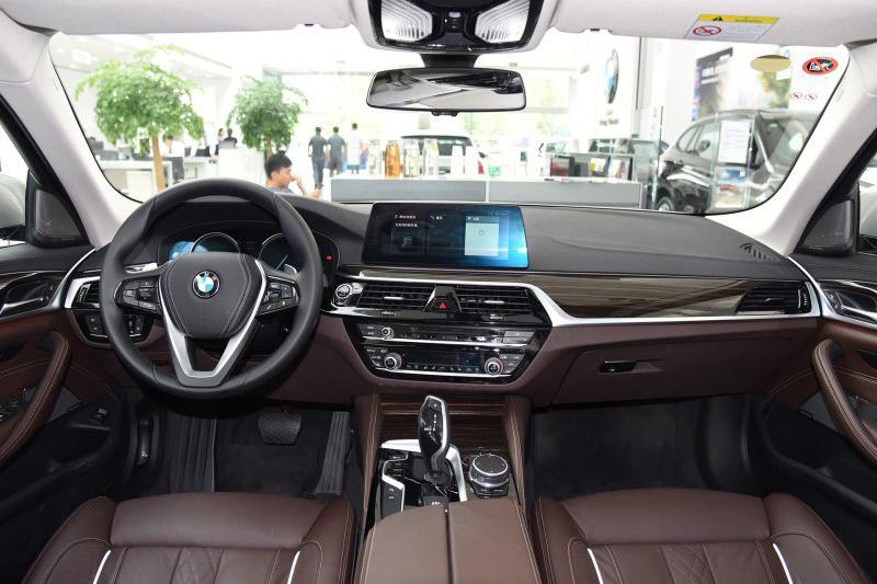 兜揣50万 宝马5系LiVS奔驰E级两德系大咖 你选谁？