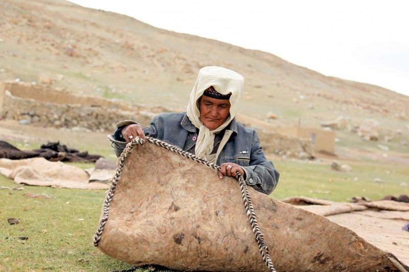 苏联解体后最惨的国家,内战经济倒退40年,GD