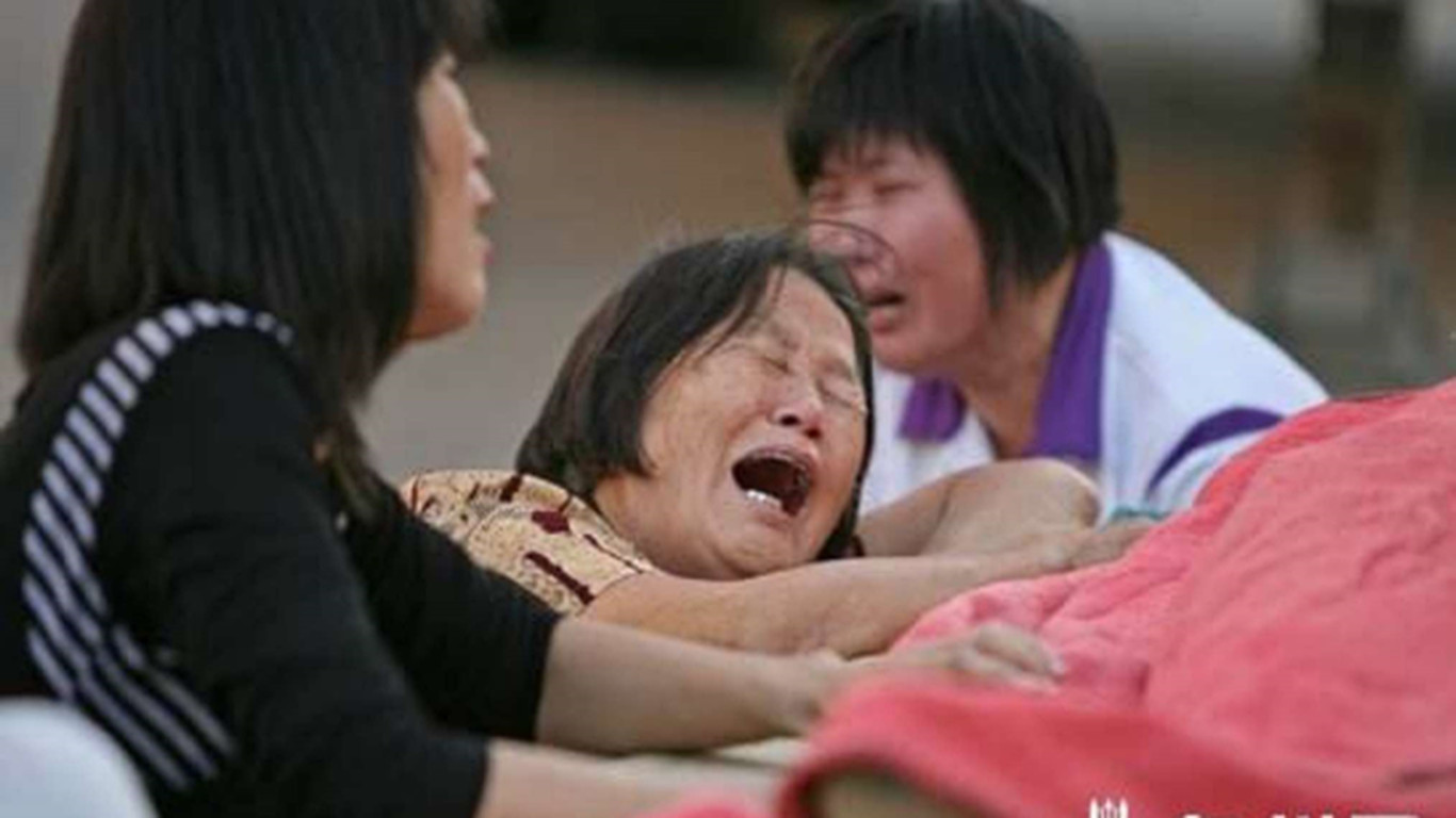 人贩子把拐来的少女图片