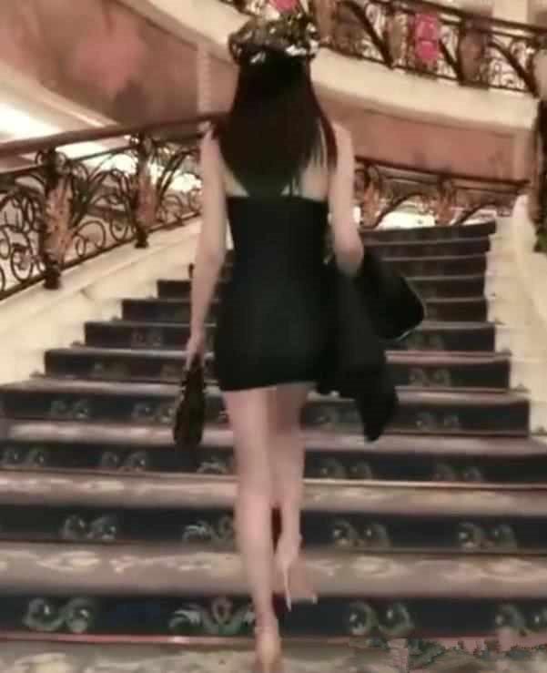 抖音“背影女神”火了,看到正脸的那一刻,网友:想当她男朋友!