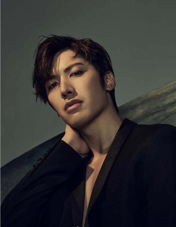 杨幂旗下最帅型男之一,颜值与张彬彬平分秋色