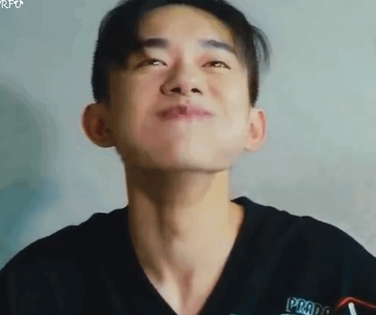 易烊千玺工作室七百万粉丝福利,北野哥哥这小表情太逗