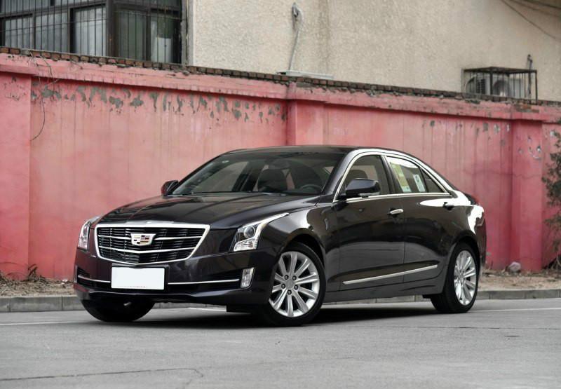 20多万的豪华车狂降5万, 跪着卖只求销量, 遍地豪车的时代来了