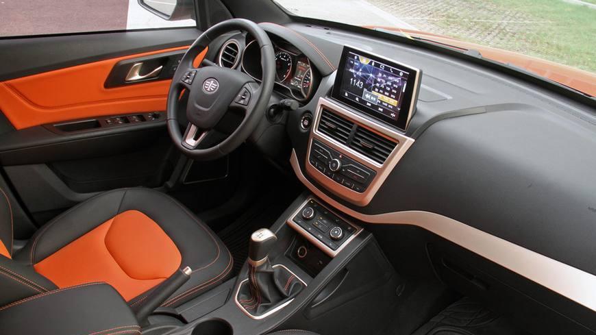 这款SUV空间大过哈弗H2, 配8英寸悬浮大屏, 仅6万起售