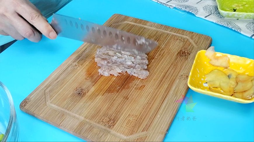 宝宝辅食豌豆虾糕,补钙提升免疫力促进发育,做