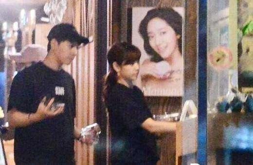 朴信惠崔泰俊承认恋情 去年就已在一起