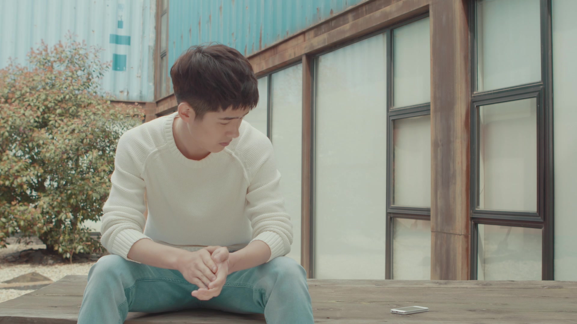 刘昊然参加军训被教官“盯上了”，有多少人喜欢刘昊然呢?