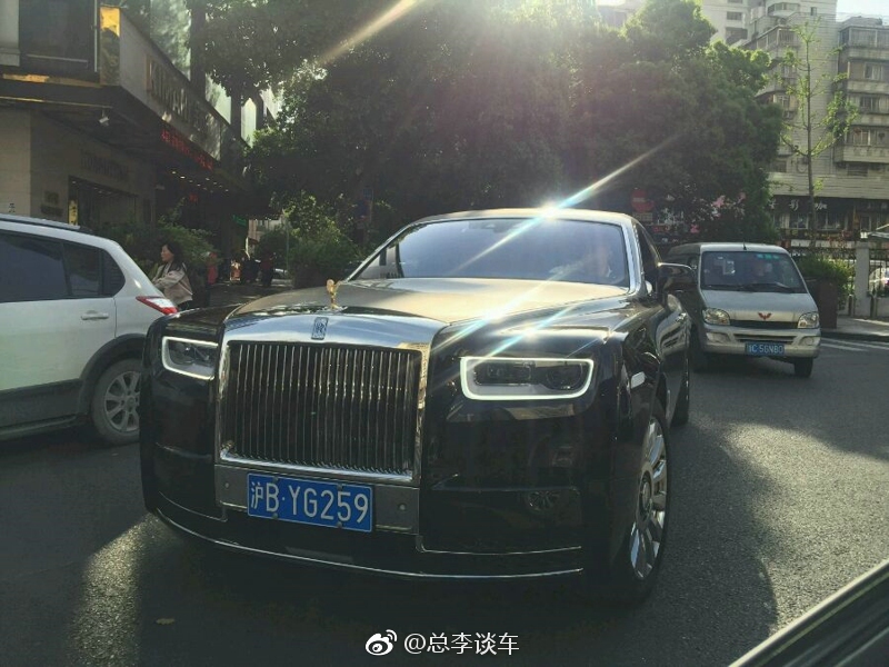 8代上牌幻影，发现10辆了，主要以深色为主