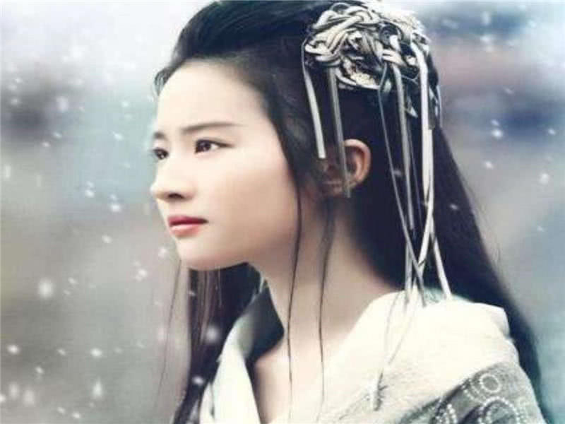 当红男星直言喜欢刘亦菲,想要追求?网友:娶到