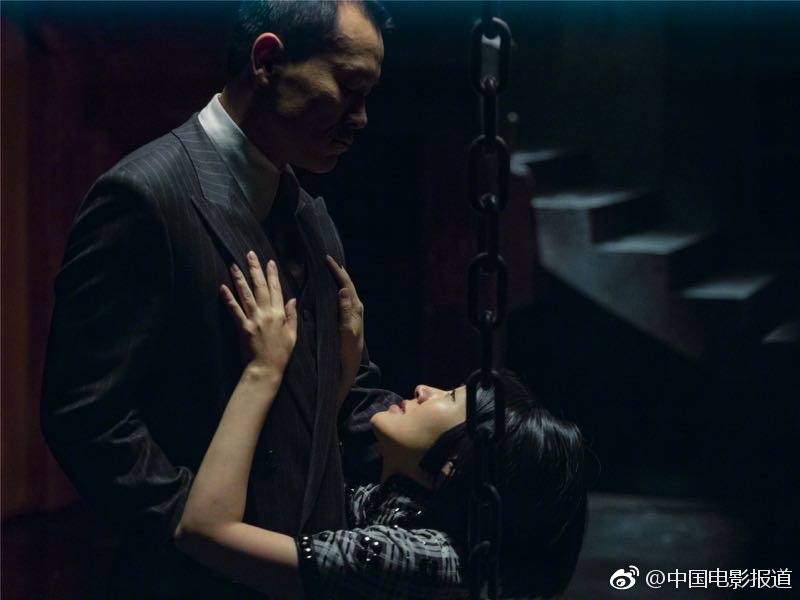电影《邪不压正》删减版剧照曝光 朱潜龙唐凤仪地牢对质