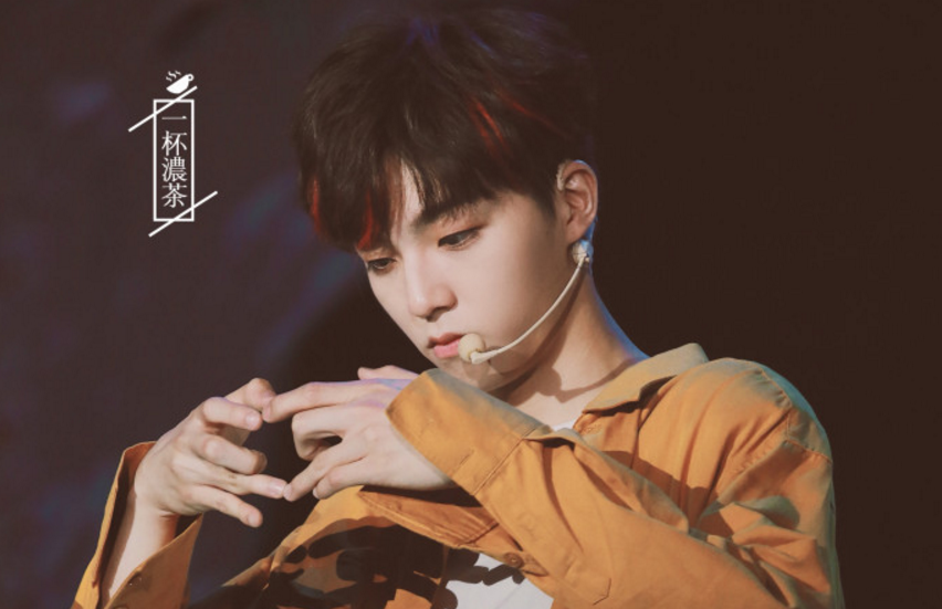 爱心狂魔!陈立农花式比心,农农的爱心发射你收