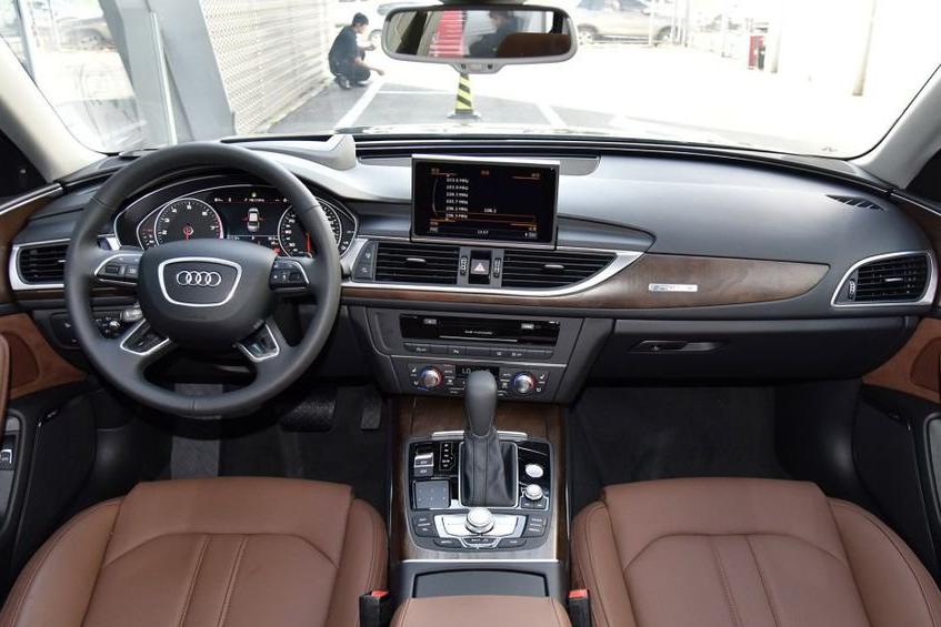 这里有“30-50万欧系中大型三厢车“的最新资讯请不要错过