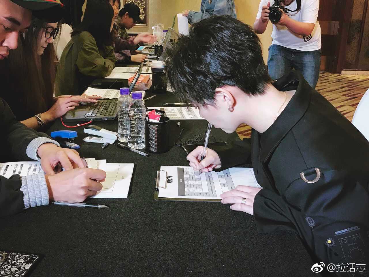 昨天有人拍到李斯丹妮去参加了《中国新说唱》