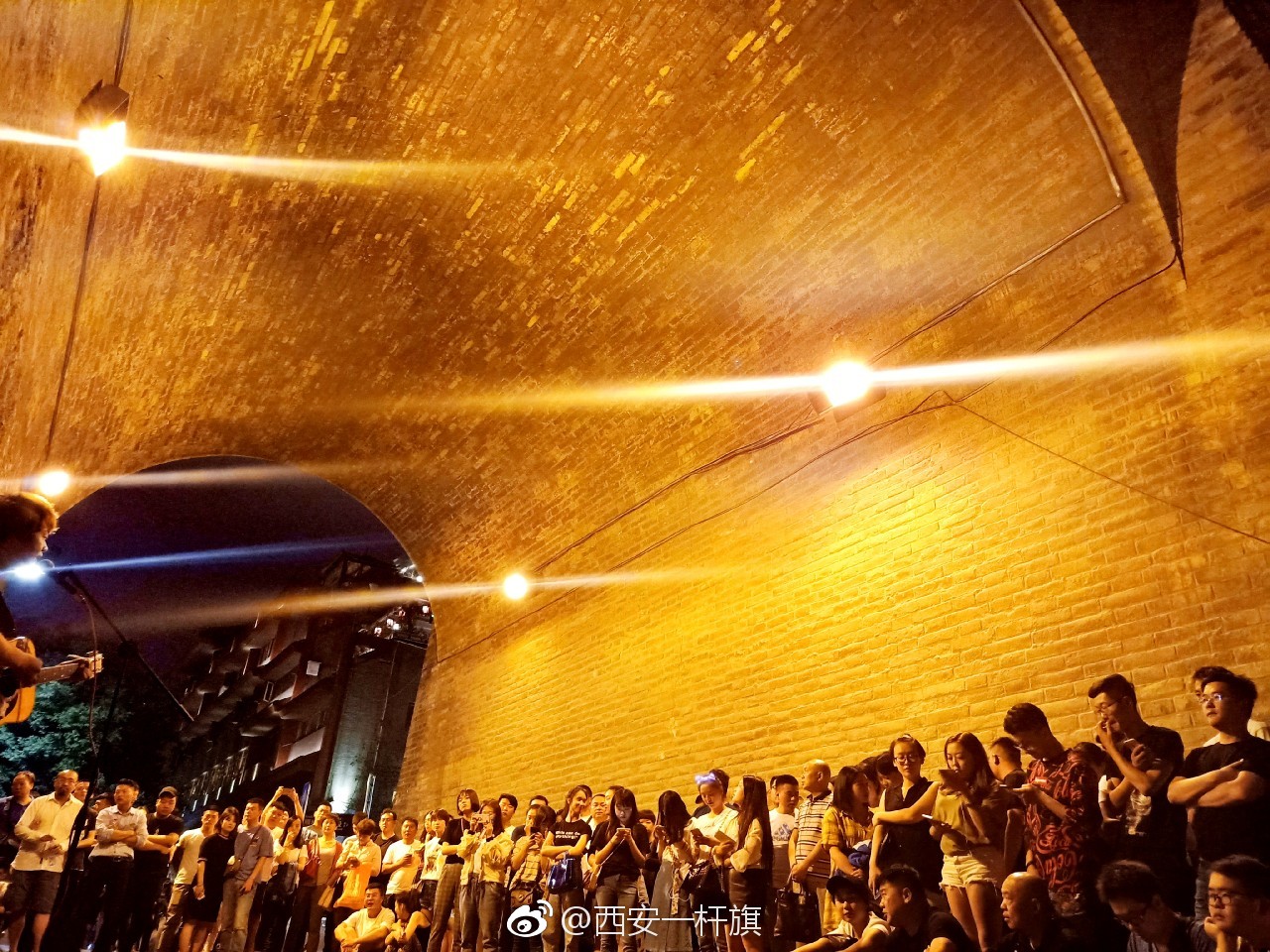 西安城墙根里有个听南门说